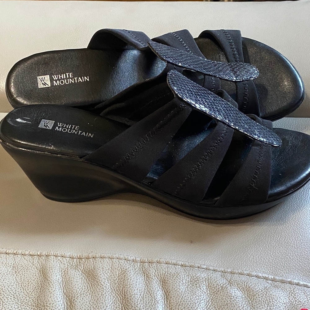 White Mountain Black Wedge Sandals
